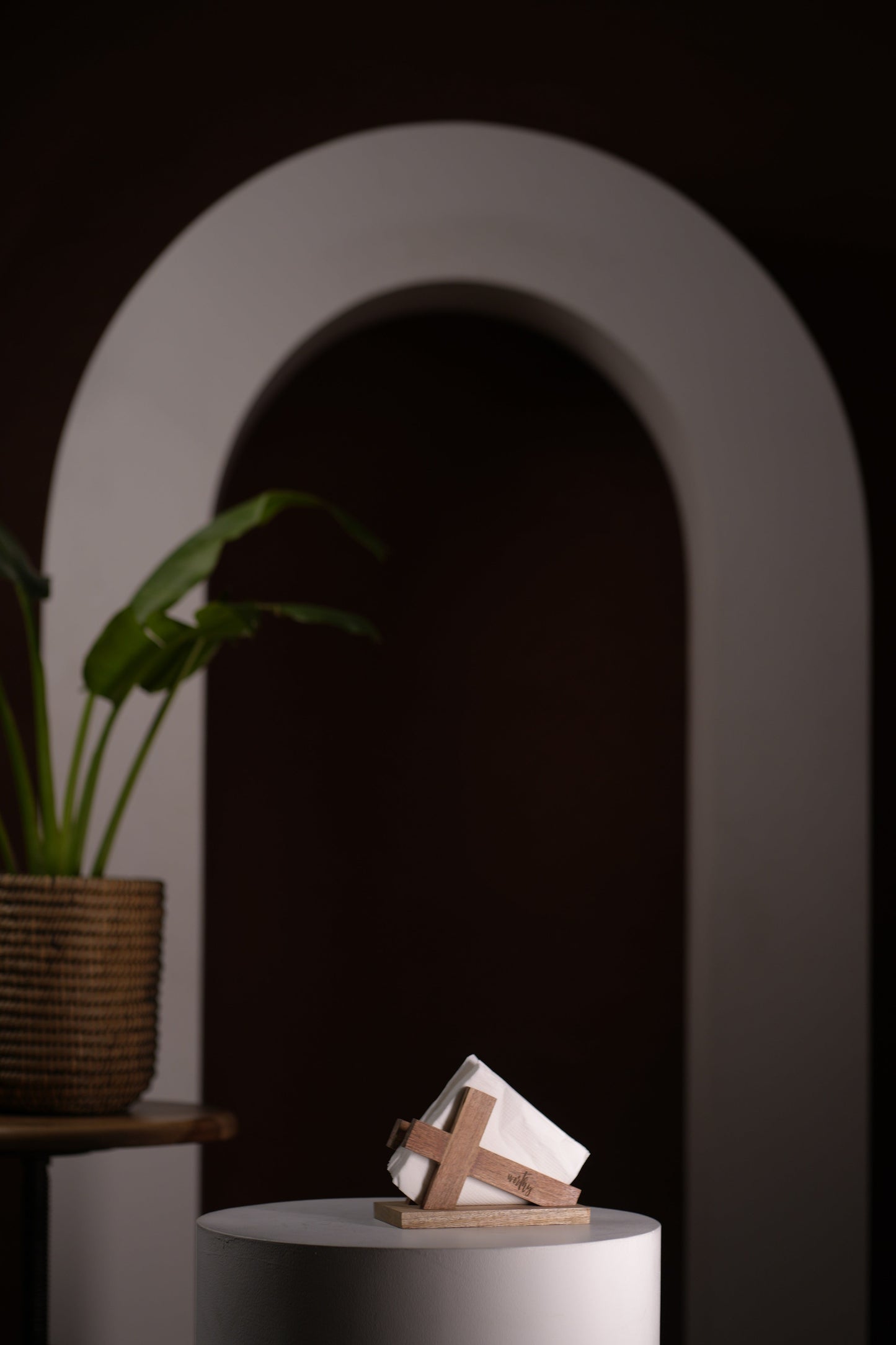 Style & Serve Holder (Cross)